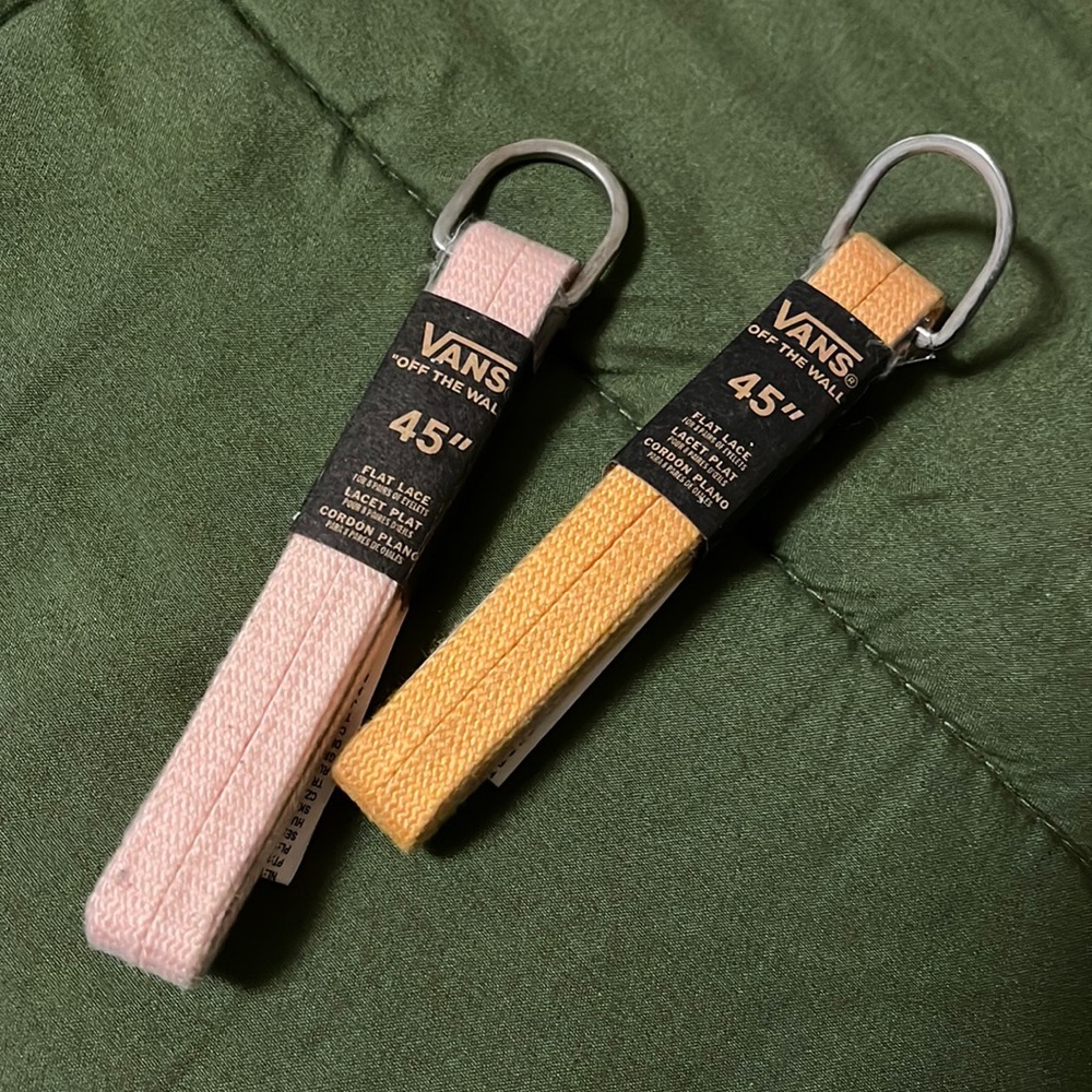 2 pairs of Vans shoelaces (pink shoelaces, yellow shoelaces) 45”